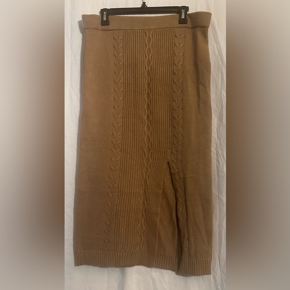 Calvin Klein Jeans Women’s Brown Size Large Skirt with Slit In Front
